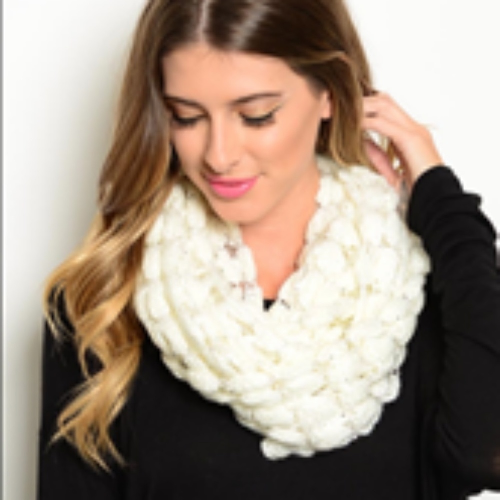 IVORY INFINITY SCARF